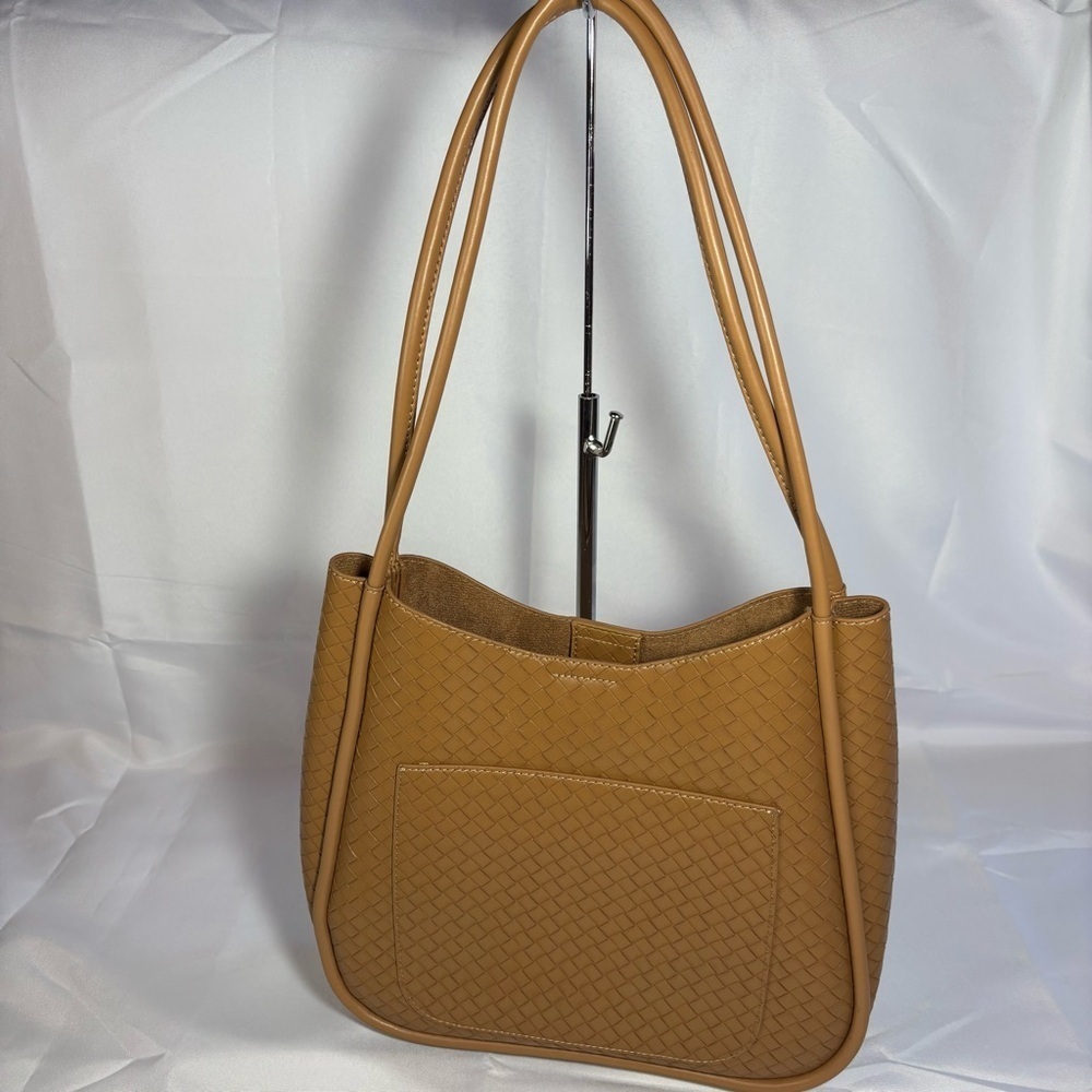 House of Harlow Tan Woven ShoulderTote Bag included a Matching Lg Pouch